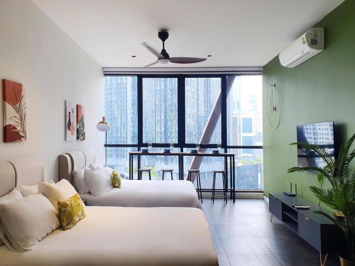 Scarletz Suites Klcc By Luxe Suites Куала-Лумпур Екстер'єр фото